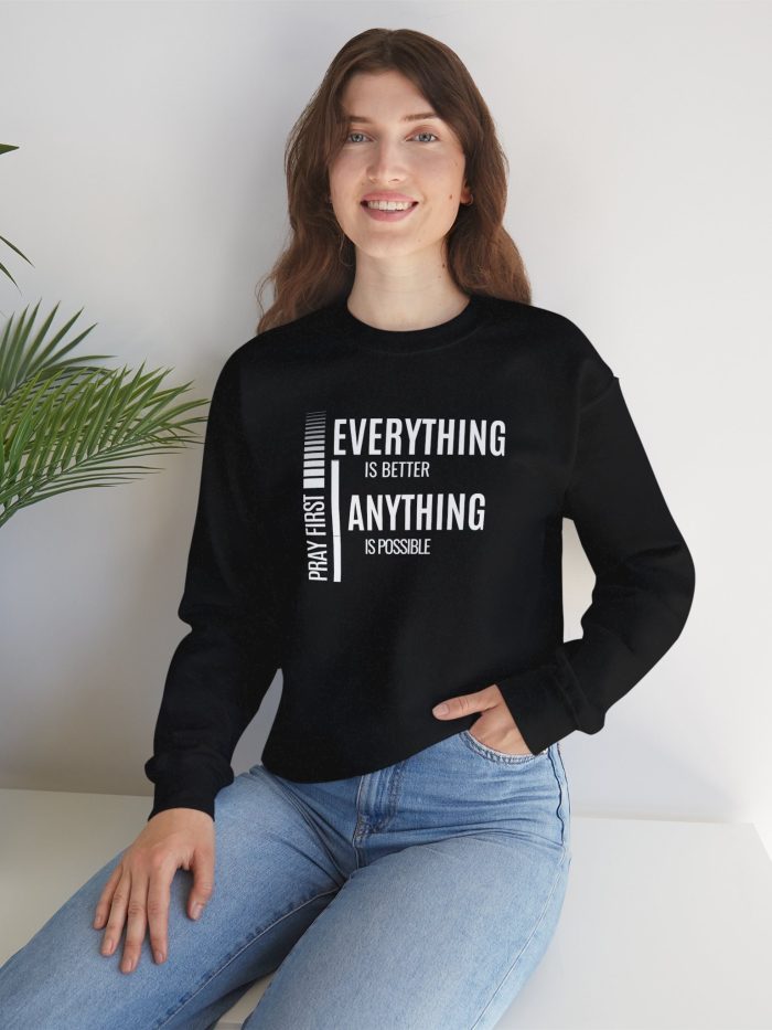 BLACK CREWNECK EVERYTHING